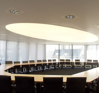 Lichtdecke in einem Besprechungsraum