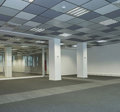 Mineralwolle-Decke im Innenraum