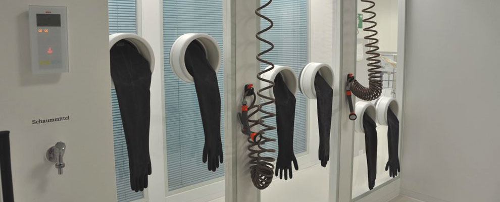 Wandbereich eines Reinraums in einer Klinik