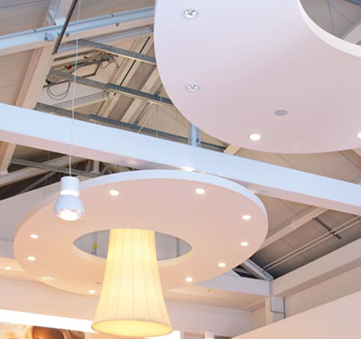 Design-Sonderdecke mit Beleuchtung